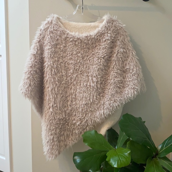 Cream, fuzzy, one size fits all, asymmetrical poncho - Picture 1 of 3